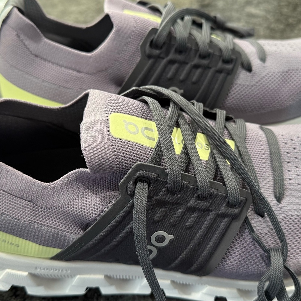 On Cloud men's shoes size 10.5 - Picture 4 of 6